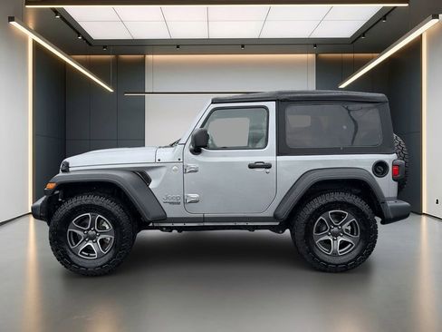 Used 2021 Jeep Wrangler Sport AWD/4WD image 2