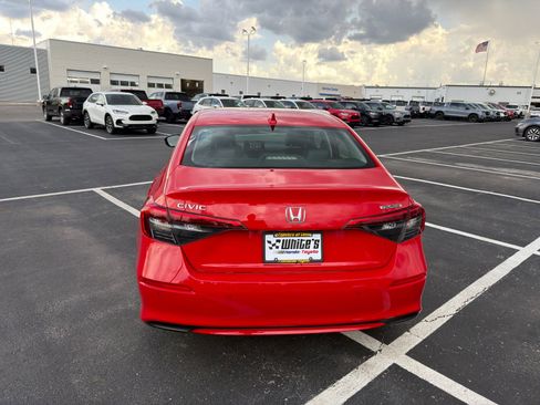 Used 2024 Honda Civic Touring image 7