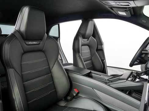 New 2026 Porsche Cayenne Turbo AWD/4WD image 23