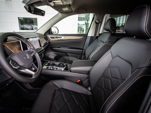 New 2026 Volkswagen Atlas SE FWD image 26