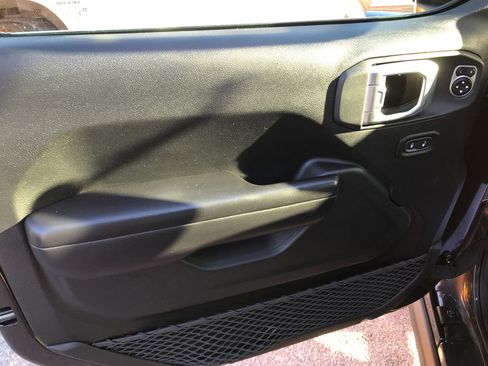 Used 2020 Jeep Wrangler Unlimited Rubicon w/ Dual Top Group image 11