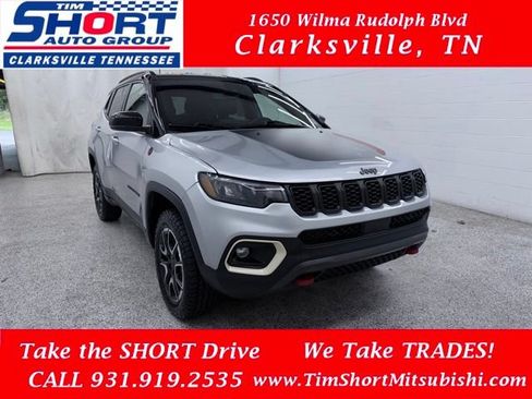 Used 2025 Jeep Compass Trailhawk AWD/4WD image 1