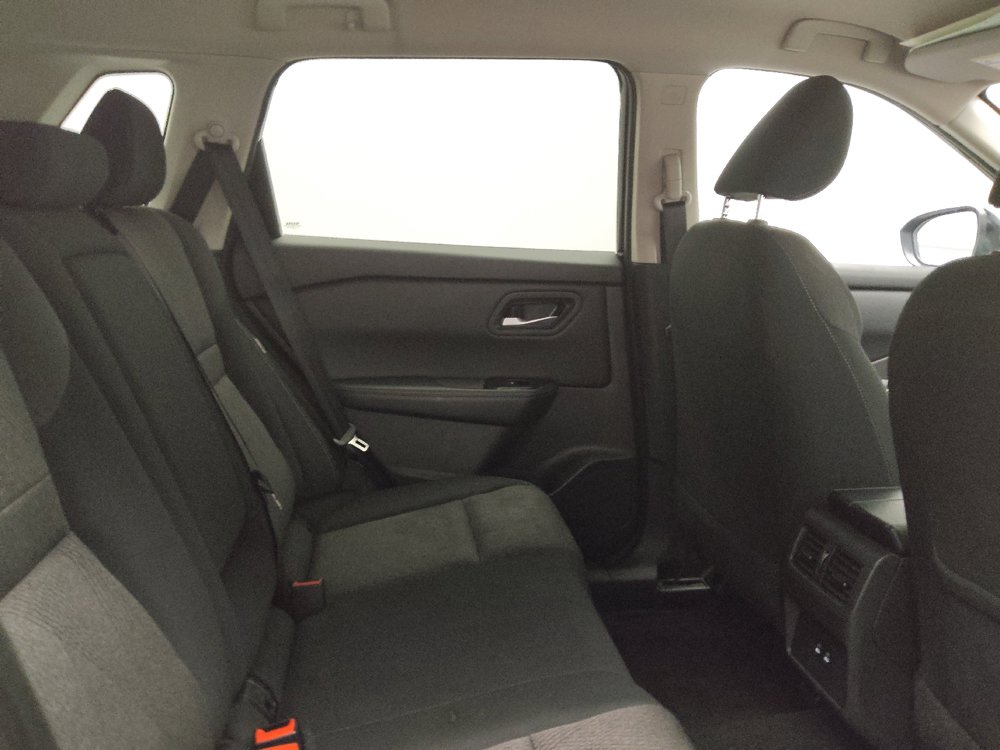 Used 2025 Nissan Rogue SV AWD/4WD image 19