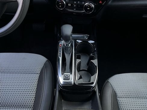 Used 2025 Chevrolet Trax LT image 14