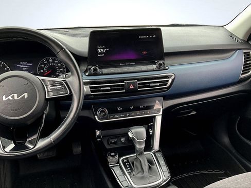 Used 2023 Kia Seltos Nightfall Edition image 6