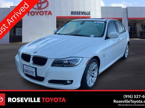 Used 2011 BMW 328i xDrive Sedan AWD/4WD image 1