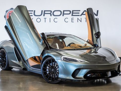 Used 2020 McLaren GT RWD image 2