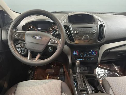 Used 2017 Ford Escape SE AWD/4WD image 10