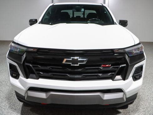 Used 2024 Chevrolet Colorado Z71 w/ Z71 Convenience Package 2 AWD/4WD image 4