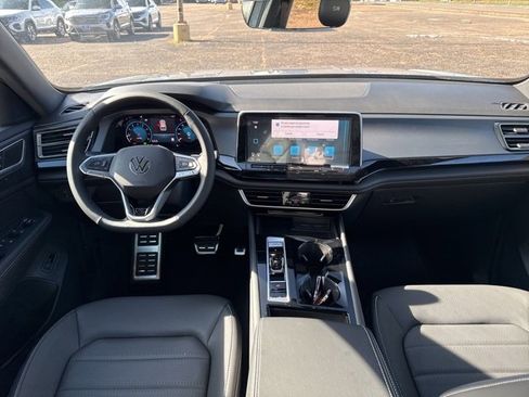 Used 2024 Volkswagen Atlas Cross Sport SEL R-Line image 26