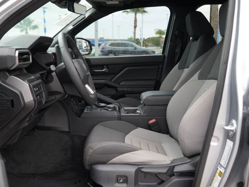 Used 2025 Toyota Tacoma TRD Off-Road AWD/4WD image 16