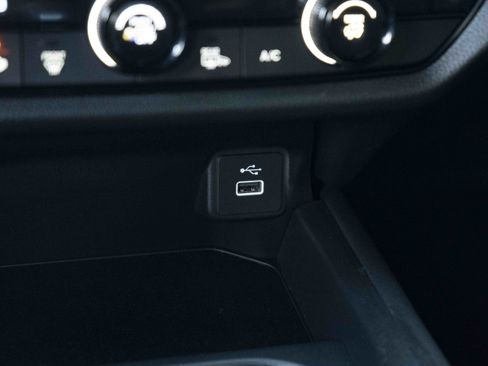Used 2025 Honda HR-V Sport image 36