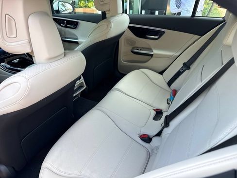 Used 2024 Mercedes-Benz C 300 Sedan image 6