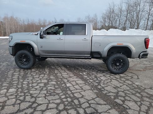 New 2026 GMC Sierra 2500 Denali w/ Denali Reserve Package image 2