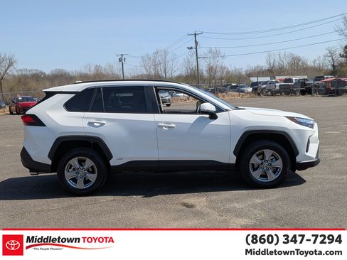 Used 2025 Toyota RAV4 XLE image 2