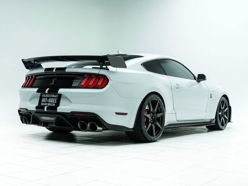 Used 2021 Ford Mustang Shelby GT500 w/ Carbon Fiber Track Pack image 13