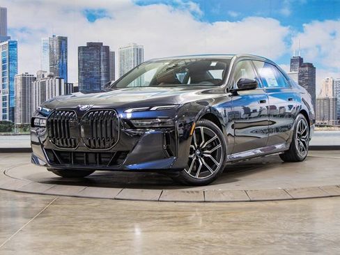 Used 2025 BMW 750e xDrive w/ Premium Package image 2