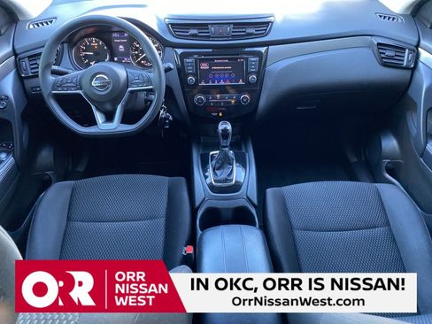Used 2020 Nissan Rogue Sport S image 18