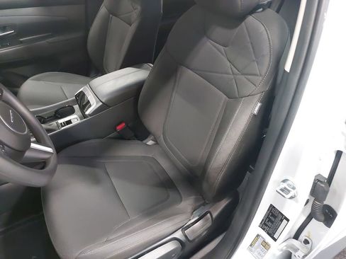 Used 2025 Hyundai Tucson SE AWD/4WD image 14
