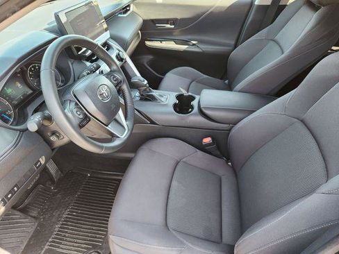 Certified 2024 Toyota Venza LE AWD/4WD image 11