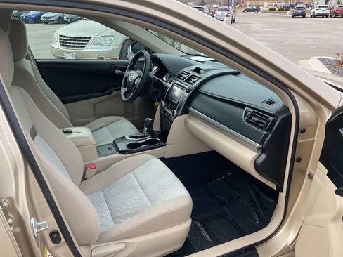 Used 2012 Toyota Camry LE image 34