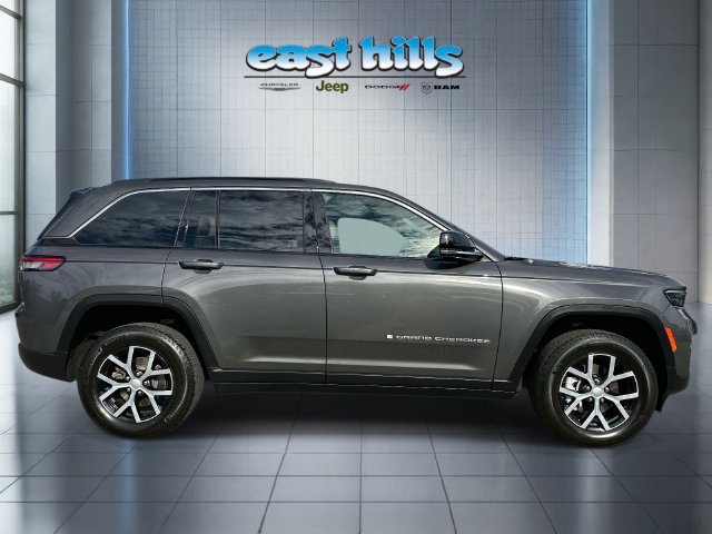 Certified 2025 Jeep Grand Cherokee Limited AWD/4WD image 2