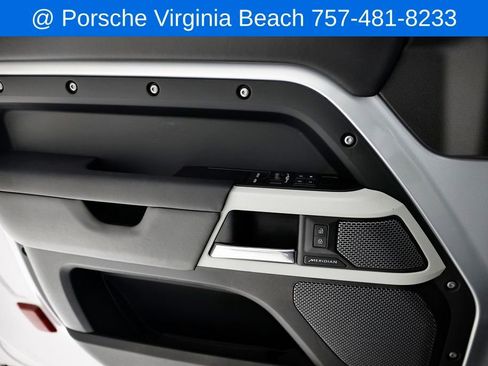 Used 2023 Land Rover Defender 90 S image 16