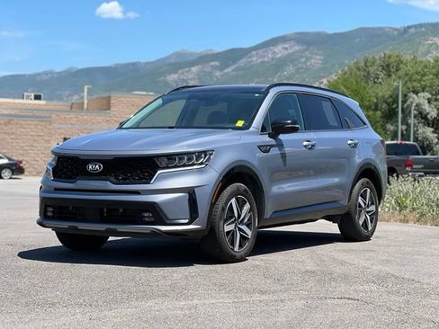 Used 2021 Kia Sorento EX w/ Panoramic Sunroof Package AWD/4WD image 3