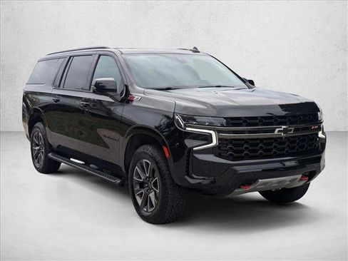 Used 2021 Chevrolet Suburban Z71 w/ Z71 Signature Package AWD/4WD image 3