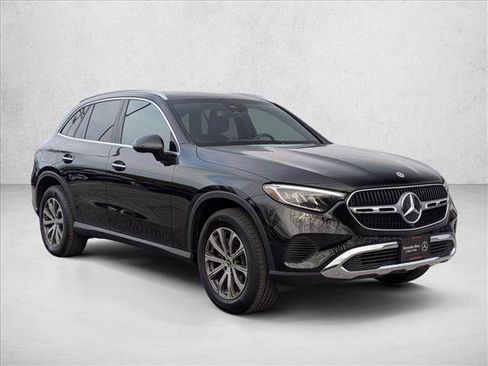 Certified 2025 Mercedes-Benz GLC 300 4MATIC image 3