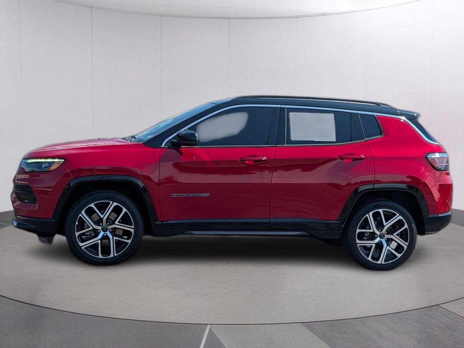 Used 2025 Jeep Compass Limited w/ Elite Group AWD/4WD image 2