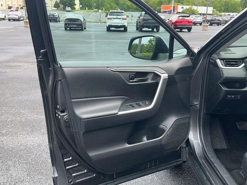 Certified 2021 Toyota RAV4 LE AWD/4WD image 14
