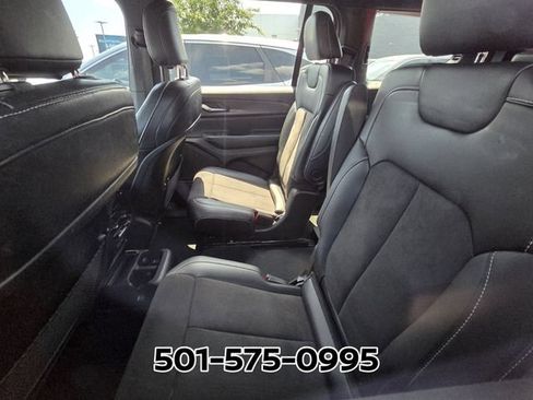 Used 2023 Jeep Grand Cherokee L Laredo AWD/4WD image 8