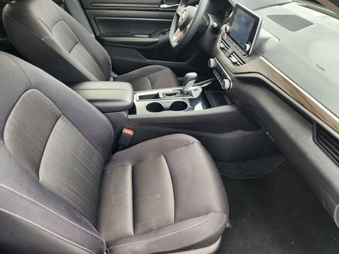 Used 2024 Nissan Altima 2.5 SV image 15