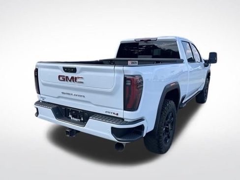 Used 2025 GMC Sierra 2500 AT4 w/ AT4 Premium Plus Package AWD/4WD image 9