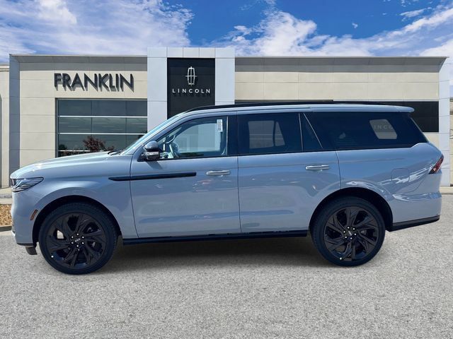 New 2027 Lincoln Navigator Reserve w/ Jet Appearance Package AWD/4WD image 4