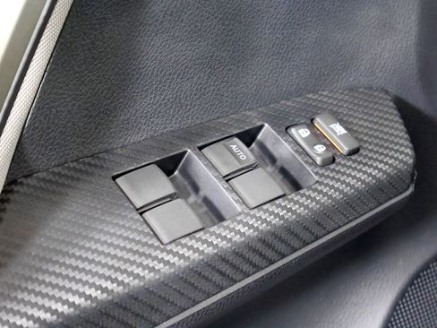 Used 2013 Toyota RAV4 LE image 18