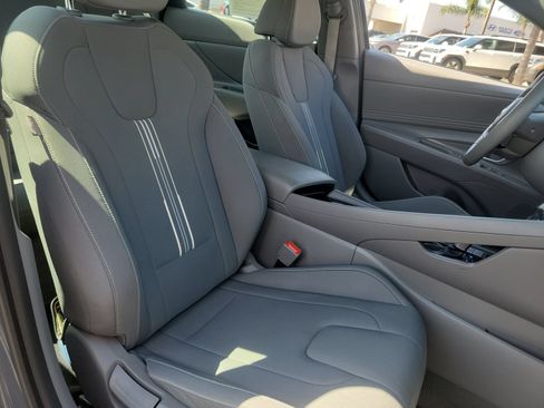 Used 2023 Hyundai Elantra SEL w/ Convenience Package FWD image 24