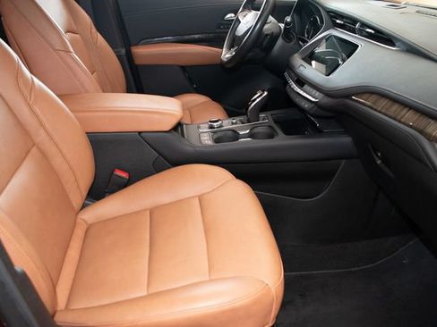 Used 2023 Cadillac XT4 Premium Luxury AWD/4WD image 10