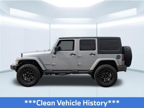 Used 2016 Jeep Wrangler Unlimited Sahara w/ Connectivity Group AWD/4WD image 2