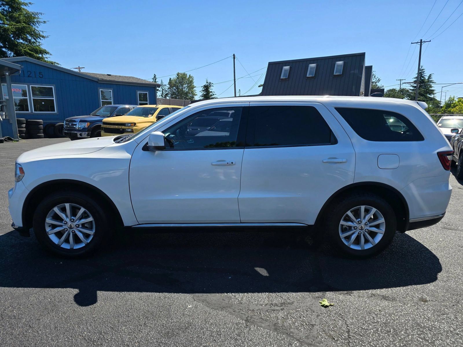 Used 2019 Dodge Durango SXT w/ Trailer Tow Group IV RWD image 2