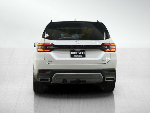 Used 2023 Honda Pilot Elite image 4