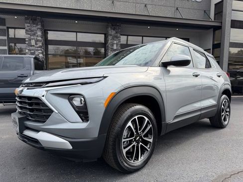 Used 2024 Chevrolet TrailBlazer LT w/ LT Cold Weather Package image 23