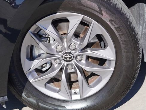 Certified 2024 Toyota Sienna LE FWD image 11