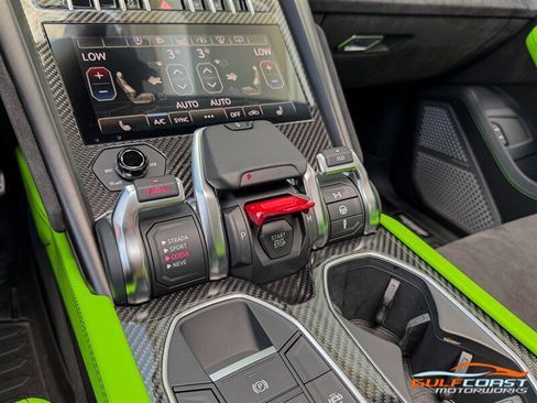 Used 2021 Lamborghini Urus AWD/4WD image 18