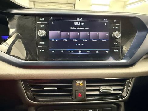 Used 2022 Volkswagen Taos SE FWD image 25