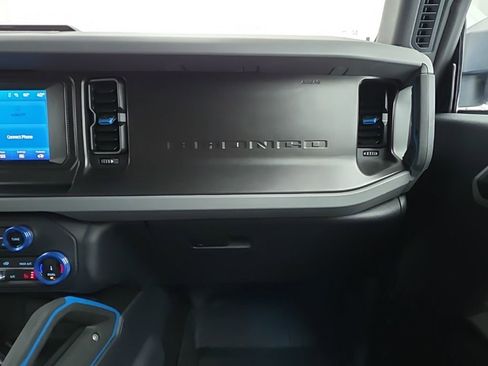 Used 2022 Ford Bronco Black Diamond AWD/4WD image 37