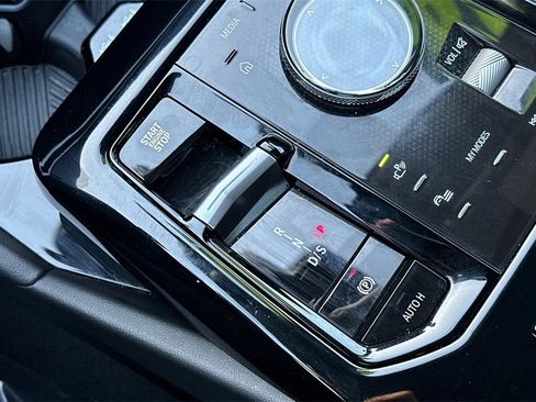 Used 2024 BMW 530i image 25