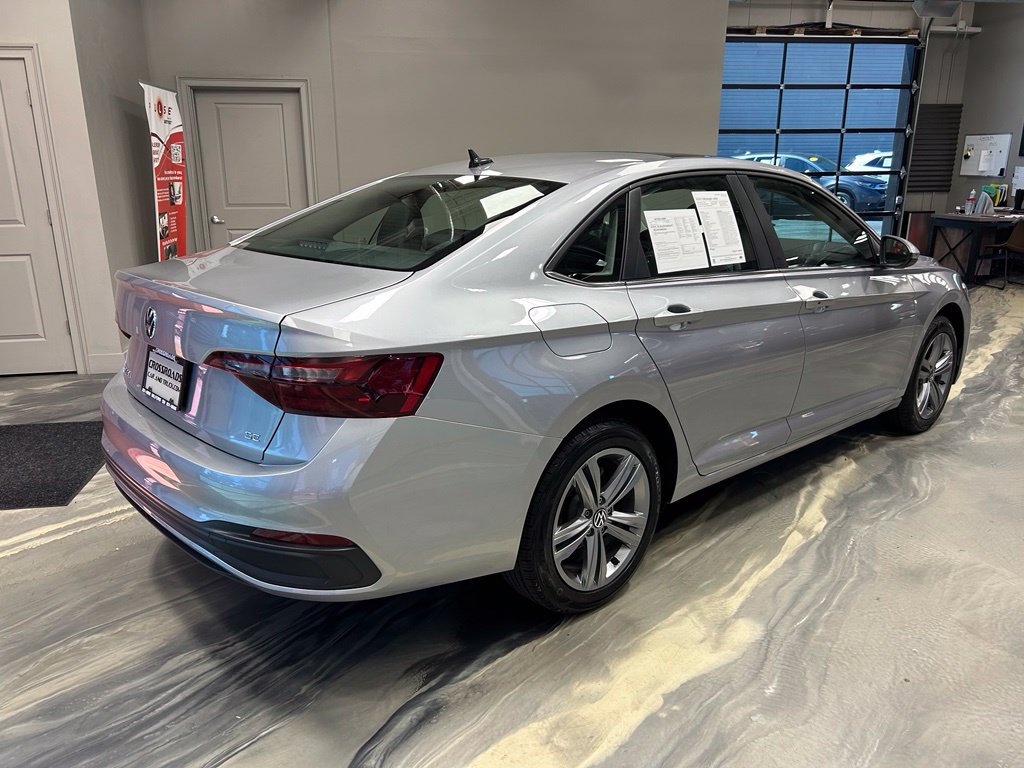 Used 2024 Volkswagen Jetta SE FWD image 28