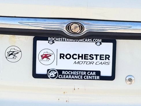 Used 2007 Chrysler Town & Country Touring FWD image 43